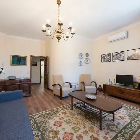 Σπίτι διακοπών Lovelystay - Heritage Collection House With 4bedrooms *