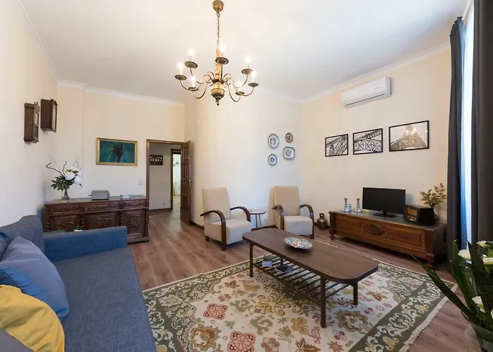 Дом отдыха Lovelystay - Heritage Collection House With 4bedrooms *