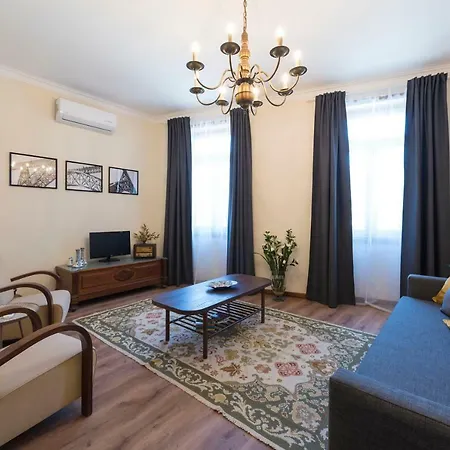 Lovelystay - Heritage Collection House With 4bedrooms 度假居